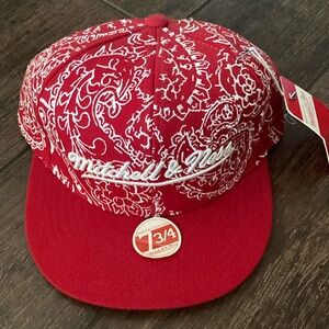 Mitchell & Ness Red fitted Cap